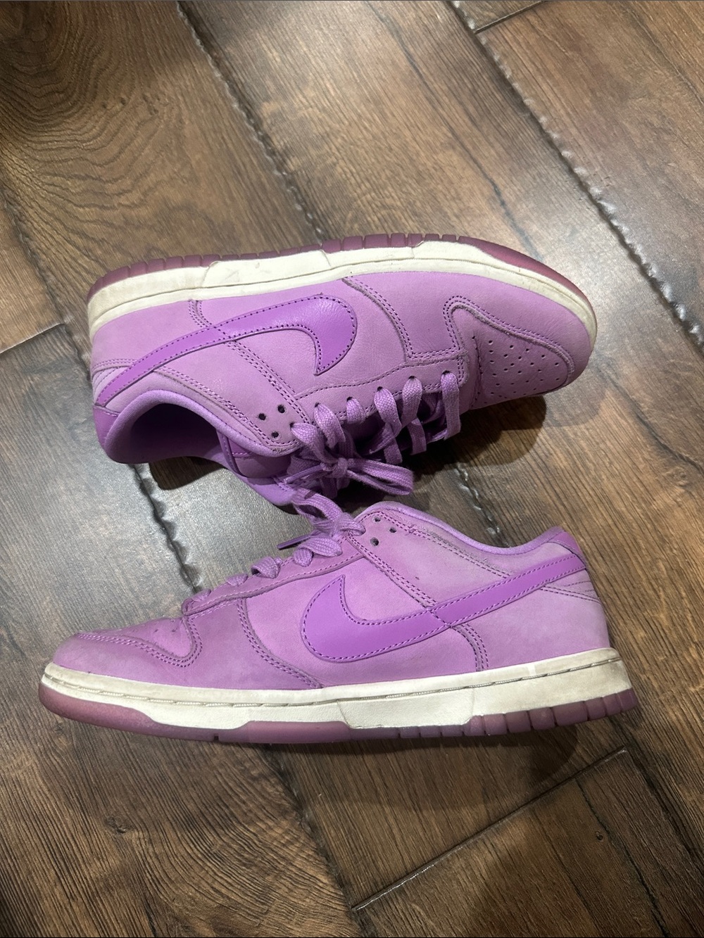Nike Women's purple Low-Top dunk Sneakers size 7